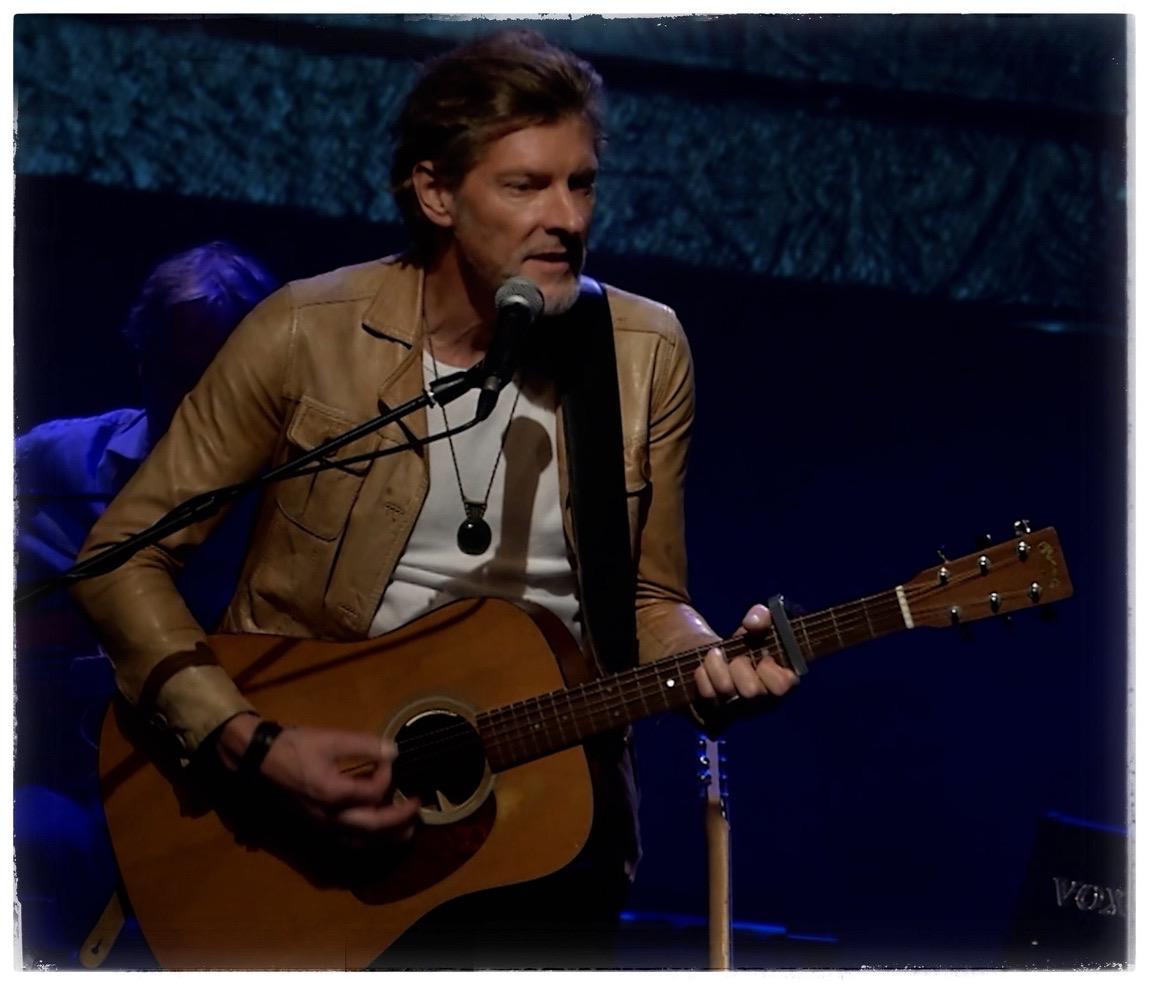 Gin Belet ?! – Huiskamerconcert met Stash Solo